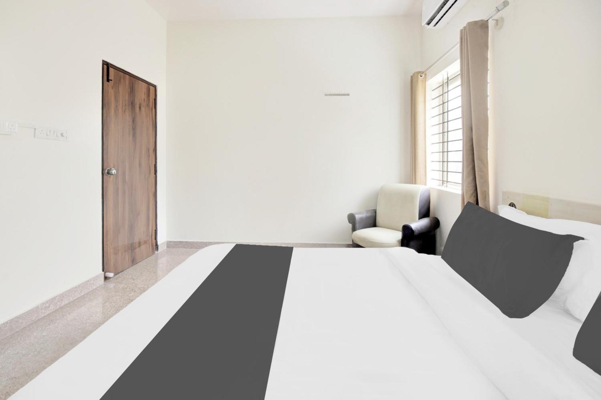 Hotel O Sri Manjunatha Deluxe Suites Бангалор Экстерьер фото