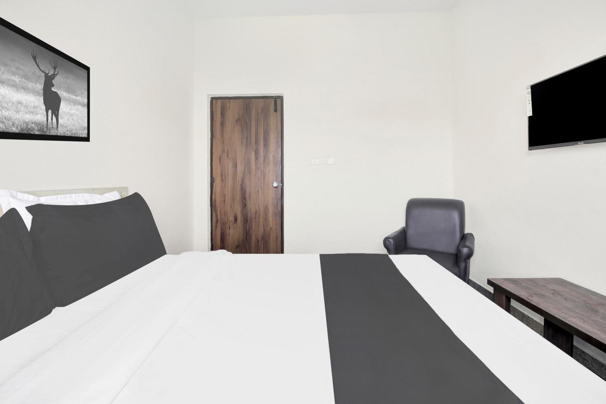 Hotel O Sri Manjunatha Deluxe Suites Бангалор Экстерьер фото
